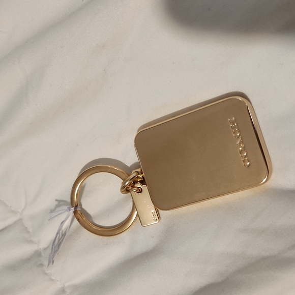 NWT new beautiful Coach enamel keychain rouge / gold key ring - Picture 2 of 4